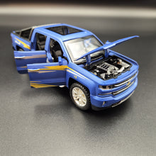 Load image into Gallery viewer, Explorafind 2022 Chevrolet Silverado 1500 Matte Blue 1:32 Die Cast Pickup