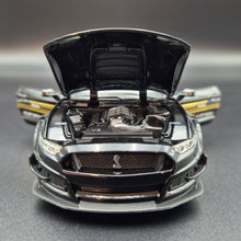 Load image into Gallery viewer, Explorafind 2022 Ford Mustang Shelby GT500 Black 1:32 Die Cast Car