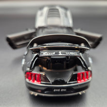 Load image into Gallery viewer, Explorafind 2022 Ford Mustang Shelby GT500 Black 1:32 Die Cast Car