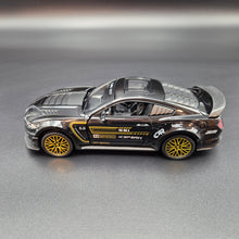 Load image into Gallery viewer, Explorafind 2022 Ford Mustang Shelby GT500 Black 1:32 Die Cast Car