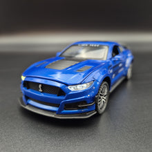 Load image into Gallery viewer, Explorafind 2022 Ford Mustang Shelby GT500 Blue 1:32 Die Cast Car