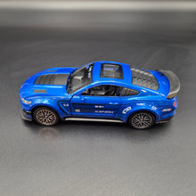 Load image into Gallery viewer, Explorafind 2022 Ford Mustang Shelby GT500 Blue 1:32 Die Cast Car