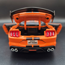 Load image into Gallery viewer, Explorafind 2022 Ford Mustang Shelby GT500 Orange 1:24 Die Cast Car