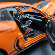 Load image into Gallery viewer, Explorafind 2022 Ford Mustang Shelby GT500 Orange 1:24 Die Cast Car