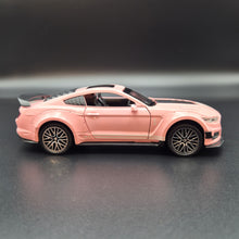 Load image into Gallery viewer, Explorafind 2022 Ford Mustang Shelby GT500 Pink 1:32 Die Cast Car