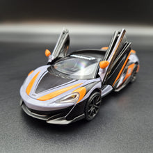 Load image into Gallery viewer, Explorafind 2022 McLaren 600LT Grey 1:32 Die Cast Car