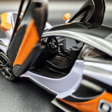 Load image into Gallery viewer, Explorafind 2022 McLaren 600LT Grey 1:32 Die Cast Car