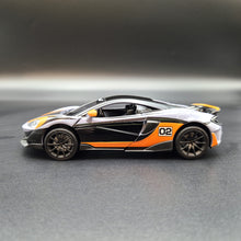 Load image into Gallery viewer, Explorafind 2022 McLaren 600LT Grey 1:32 Die Cast Car