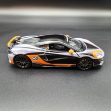 Load image into Gallery viewer, Explorafind 2022 McLaren 600LT Grey 1:32 Die Cast Car