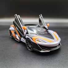 Load image into Gallery viewer, Explorafind 2022 McLaren 600LT Grey 1:32 Die Cast Car