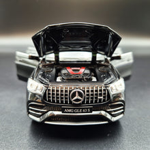 Load image into Gallery viewer, Explorafind 2022 Mercedes-Benz Maybach GLE 63 S Black 1:36 Die Cast Car