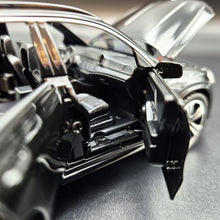 Load image into Gallery viewer, Explorafind 2022 Mercedes-Benz Maybach GLE 63 S Black 1:36 Die Cast Car