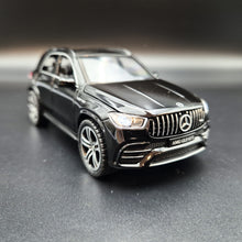 Load image into Gallery viewer, Explorafind 2022 Mercedes-Benz Maybach GLE 63 S Black 1:36 Die Cast Car