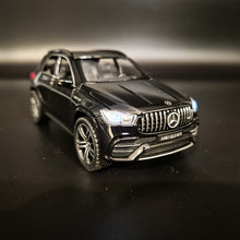 Load image into Gallery viewer, Explorafind 2022 Mercedes-Benz Maybach GLE 63 S Black 1:36 Die Cast Car