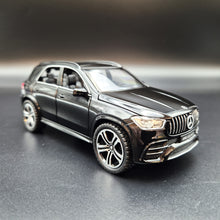 Load image into Gallery viewer, Explorafind 2022 Mercedes-Benz Maybach GLE 63 S Black 1:36 Die Cast Car