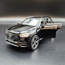Load image into Gallery viewer, Explorafind 2022 Mercedes-Benz Maybach GLE 63 S Black 1:36 Die Cast Car