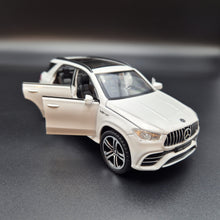 Load image into Gallery viewer, Explorafind 2022 Mercedes-Benz Maybach GLE 63 S White 1:36 Die Cast Car