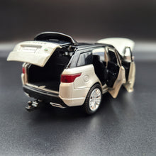 Load image into Gallery viewer, Explorafind 2022 Range Rover Sport Silver 1:32 Die Cast Car