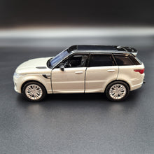 Load image into Gallery viewer, Explorafind 2022 Range Rover Sport Silver 1:32 Die Cast Car