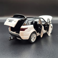 Load image into Gallery viewer, Explorafind 2022 Range Rover Sport White 1:32 Die Cast Car