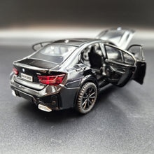 Load image into Gallery viewer, Explorafind 2023 BMW 3 Series 320i Black 1:32 Die Cast Car
