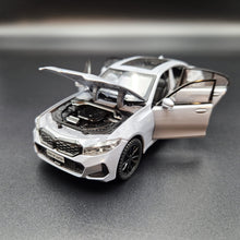 Load image into Gallery viewer, Explorafind 2023 BMW 3 Series 320i Grey 1:32 Die Cast Car