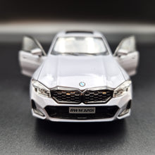 Load image into Gallery viewer, Explorafind 2023 BMW 3 Series 320i Grey 1:32 Die Cast Car