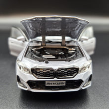 Load image into Gallery viewer, Explorafind 2023 BMW 3 Series 320i Grey 1:32 Die Cast Car