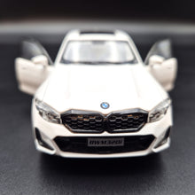 Load image into Gallery viewer, Explorafind 2023 BMW 3 Series 320i White 1:32 Die Cast Car