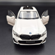 Load image into Gallery viewer, Explorafind 2023 BMW 3 Series 320i White 1:32 Die Cast Car