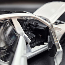 Load image into Gallery viewer, Explorafind 2023 BMW 3 Series 320i White 1:32 Die Cast Car