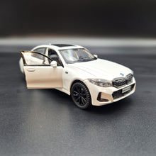 Load image into Gallery viewer, Explorafind 2023 BMW 3 Series 320i White 1:32 Die Cast Car