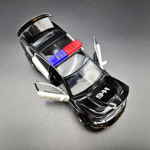 Load image into Gallery viewer, Explorafind 2023 Dodge Charger Hellcat Police Car Black 1:32 Die Cast Car