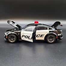 Load image into Gallery viewer, Explorafind 2023 Dodge Charger Hellcat Police Car Black 1:32 Die Cast Car