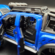 Load image into Gallery viewer, Explorafind 2023 Ford Raptor F-150 6x6 Blue 1:24 Die Cast Pickup