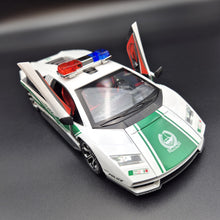 Load image into Gallery viewer, Explorafind 2023 Lamborghini Countach LPI 800-4 Dubai Police White 1:24 Die Cast Police Car