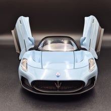 Load image into Gallery viewer, Explorafind 2023 Maserati MC20 Sky Blue 1:24 Die Cast Car