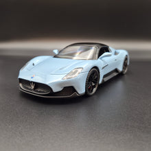 Load image into Gallery viewer, Explorafind 2023 Maserati MC20 Sky Blue 1:24 Die Cast Car
