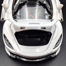 Load image into Gallery viewer, Explorafind 2023 McLaren 720S White 1:24 Die Cast Car