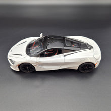 Load image into Gallery viewer, Explorafind 2023 McLaren 720S White 1:24 Die Cast Car