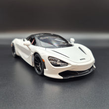 Load image into Gallery viewer, Explorafind 2023 McLaren 720S White 1:24 Die Cast Car
