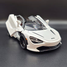 Load image into Gallery viewer, Explorafind 2023 McLaren 720S White 1:24 Die Cast Car