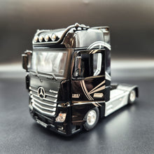 Load image into Gallery viewer, Explorafind 2023 Mercedes-Benz Actros 1851 Truck Black 1:24 Die Cast Truck