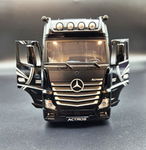 Load image into Gallery viewer, Explorafind 2023 Mercedes-Benz Actros 1851 Truck Black 1:24 Die Cast Truck