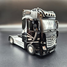 Load image into Gallery viewer, Explorafind 2023 Mercedes-Benz Actros 1851 Truck Black 1:24 Die Cast Truck