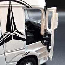 Load image into Gallery viewer, Explorafind 2023 Mercedes-Benz Actros 1851 Truck White 1:24 Die Cast Truck