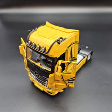 Load image into Gallery viewer, Explorafind 2023 Mercedes-Benz Actros 1851 Truck Yellow 1:24 Die Cast Truck