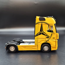 Load image into Gallery viewer, Explorafind 2023 Mercedes-Benz Actros 1851 Truck Yellow 1:24 Die Cast Truck