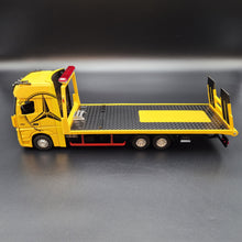 Load image into Gallery viewer, Explorafind 2023 Mercedes-Benz Actros Truck with Tilt Tray Yellow 1:24 Die Cast Truck