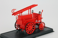 Load image into Gallery viewer, Amercom 1897 Fourgon Depart Allele France Horse-Drawn Fire-Pumper &amp; Utility Wagon 1:43